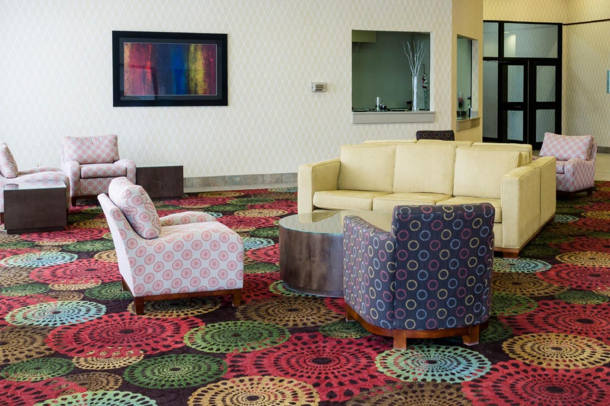 Holiday Inn Express Big Rapids By Ihg Exterior photo